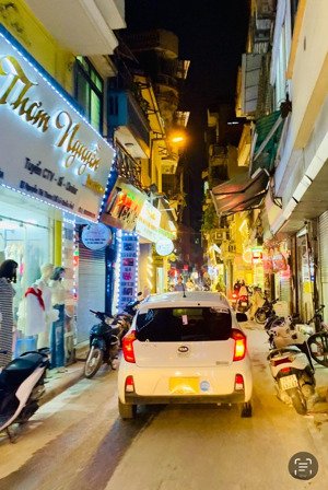 quan nhân - hơn 10 tỷ - nở hậu - ô tô tránh - 2 thoáng - duy nhất 1 căn