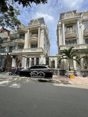 chỉ 18 tỷ bán đất tặng biệt thự 4 tầng - 215 m2- ngang 10m đường xe tải tránh bình tân