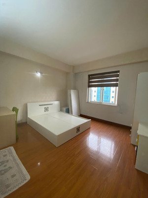 chính chủ cần cho thuê căn hộ 3 ngủ, d5c trần thái tông