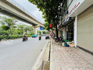 siêu hiếm-trung tâm cầu giấy-6 tầng thang máy -mặt ngõ rộng kinh doanh-ô tô đô cửa-giá nhỉnh 17 tỷ