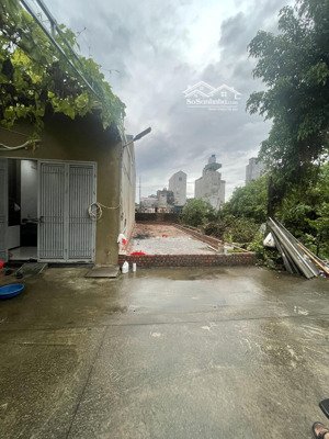 cần bán gấp lô đất 60m sát ql32, gần ngã tư trôi - tân tây đô. đường trước đất 6m ô tô tránh - kin