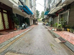 bán nhà phân lô khu vip hồng hà - ô tô đỗ cửa vào nhà - 5 tầng , 5 ngủ giá thương lượng mạnh .