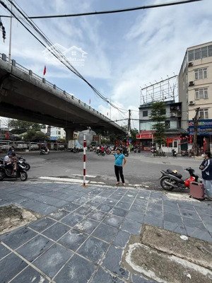 bán nhà mặt phố dương văn bé 190m2, lô góc, vị trí đắc địa, giá đầu tư nhỉnh 300tr/m2