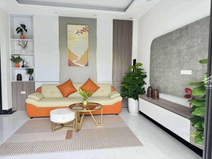 hiếm-phúc lợi-view sen hồ-full nội thất hiện đại-vuông vức