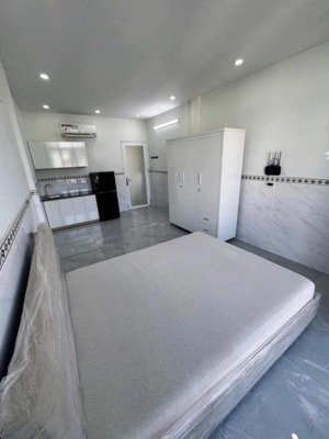 nhà mặt tiền đường lê văn sĩ 5 tầng cần tiền bán gấp giãm còn 10,5 tỷ