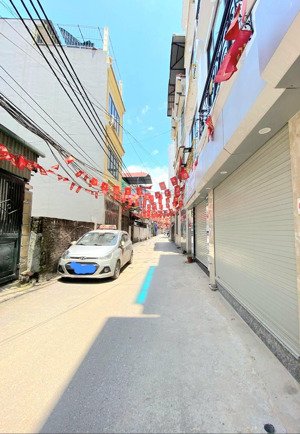 bán gấp nhà quang trung oto tránh. kinh doanh. gần bến xe yên nghĩa.