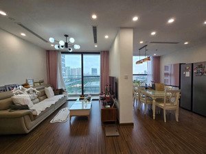 chính chủ cần bán gấp căn 2n2vs 65m2 tại tòa vinhomes west point phạm hùng giá 7 tỷ. lh 