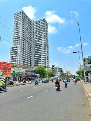 cho thuê căn 2pn mặt tiền đường hồng bàng giá 12tr5