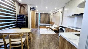 nhà đẹp 6 tầng thang máy, ô tô vào nhà. gần phố hồng tiến- nguyễn văn cừ- long biên. giá 14.6 tỷ