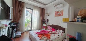 siêu phẩm trung tâm bồ đề 5 tầng 2 mặt ngõ khu vip hiếm nhà . chủ cần tiền bán gấp hạ chào sock