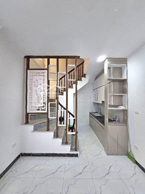 nhà phúc lợi ngõ thông - oto đỗ cổn - vị trí đẹp - gần trường các cấp