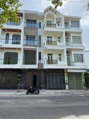 bán nhà riêng tại ngô văn sở, cạnh bến du thuyền đẳng cấp 5 sao giá cực chất 6,5 tỷ, 4 tầng,4pn,4wc