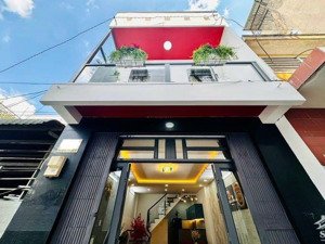 kẹt tiền bán nhà hxh đ. rạch bùng binh, p9 q3. giá 2tỷ750/ 50,4m2 gần hoàng sa. đang cho thuê 18tr