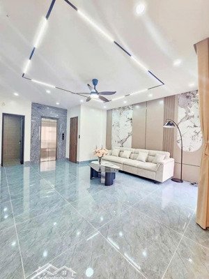 8 tỷ thang máy lô góc hà cầu bà triệu ô tô đỗ cửa, 45m² vuông, cạnh chợ hà đông gần tô hiệu,
