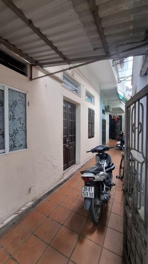 hơn 4 tỷ nhà 2t 36m tại thượng cát, thượng thanh. 10m ra đường oto tránh
hình thửa vuông vắn