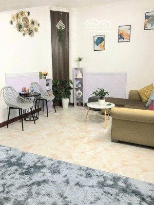 cực hiếm - đê la thành - thông trung phụng - nhà dân xây chắc chắn - đầy đủ công năng