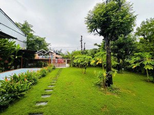 lô góc sát biển 571m2 bán đất tặng biệt thự - 2 mt sát nguyễn chánh & nguyễn an ninh - giá: 56tr/m2