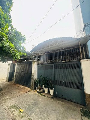 bán đất tặng nhà c4, khu vực xd cao tầng - 195m2 ngang 8,5m - chỉ 19 tỷ - lê lai - gò vấp.