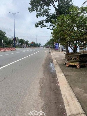 ngay mt chợ chánh lưu ql13 ! 1 tỷ 890 sỡ hữu ngay lô đất 118m2 full thổ , kinh doanh cho thuê