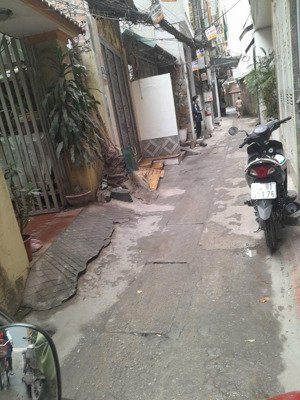 bán nhà cũ 4 tầng phố hoàng mai cực gần phố giá chỉ 133tr/m2