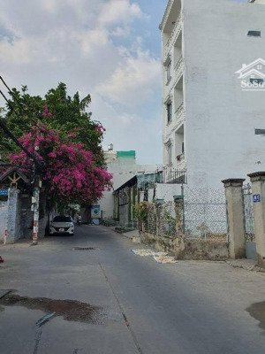 bán nhà ngay ngã tư bốn xã. 3pn. hơn 55m2 nở hậu tài lộc. chỉ 4.8 tỷ