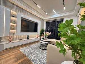 chính chủ cần bán căn hộ 2n2vs tại gold mark city, 78m2, nội thất đẹp, view đẹp, hướng mát