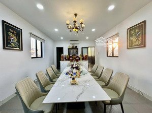 bán nhà 5 tầng, thang máy, dt 115m2 gồm 7pn, nội thất xịn,giá : 12.5 tỷ.lh lh 