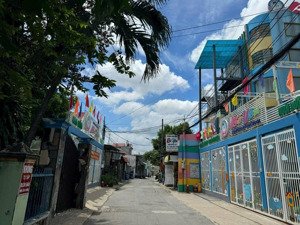 bán nhà mặt tiền kinh doanh trung tâm dĩ an 3tỷ5 dt 68m