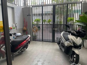 siêu phẩm hẻm 8m, ôtô 7c vào gần chợ xóm mới, lê đ thọ * 5m x 19m = 95m2 x 2tầng đúc * hơn 8 tỷ tl