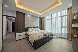 em bán căn hộ 210m2 4pn 3vs chung cư cao cấp discovery complex - 302 cầu giấy. lh: 