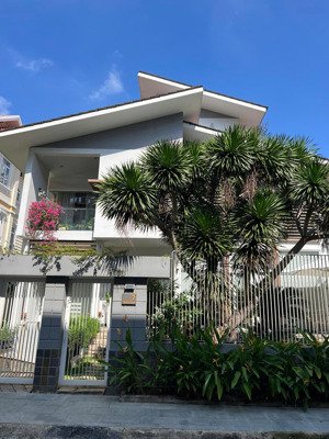 giá đầu tư thảo điền! biệt thự ngay quốc hương, q. 2 - 14x23m, 2 tầng, hđt 70 tr/th - 45 tỷ