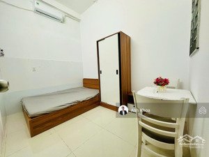 chính chủ cho căn hộ 2 phòng ngủ full nội thất 50m2 đường lam sơn. ban công lớn. chỉ 9,8tr/th.