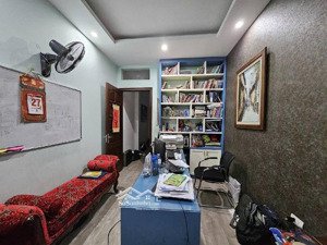 siêu phẩm. 38/41m2. 4 tầng.mt3m2 .10,9 tỷ.