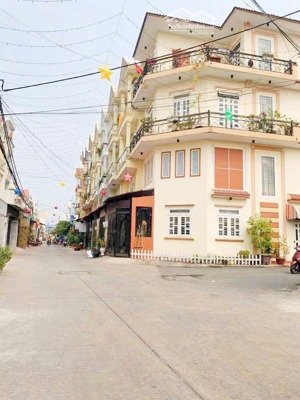 chính chủ gửi nhà đẹp hẻm 8m thông huỳnh thị hai, tch, q12 giá: 5.999 tỷ hàng hiếm k