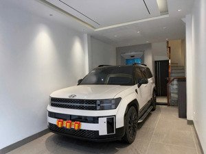 bán nhà đẹp nguyễn văn linh-long biên-6 tầng-thang máy-ô tô 7 chỗ vào nhà-full nội thất-gần hồ