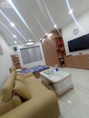 Cần bán gấp nhà phân lô gần quận ủy ô tô đỗ cửa 40m2, 5T,