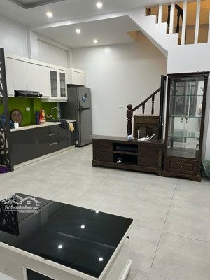 6.1 tỷ - 30m2*4t, phố trần khát chân, hbt, 