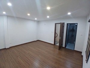 bán nhà riêng tại đại la, 8,6 tỷ, 30 m2, 3pn, 4wc, 5 tầng, mặt tiền 4.5m