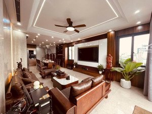 biệt thự sân vườn lô góc 3 mặt phố hoàng như tiếp, cạnh bv tâm anh, 5 ô tô tránh, kd sầm uất, 40 tỷ