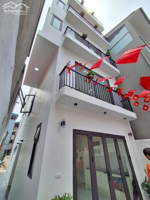 Bán nhà Vũ Xuân Thiều,Sài Đồng 6 tầng,30m,mt4m ngõ nông nhỉnh 6 tỷ