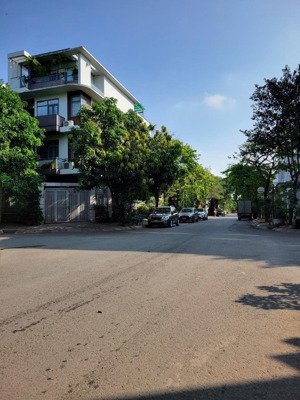 xe hơi vào nhà hẻm đặng thuỳ trâm nhựa 10m thông 3 lầu st giá tốt khu phân lô bàn cờ khu vip p13