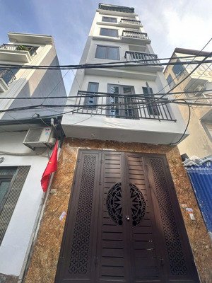 hơn 9 tỷ có nhà 6 tầng- 8 phòng vừa ở cho thuê. tại xuân phương