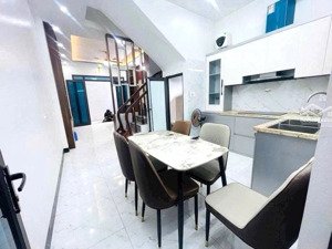 nhà đẹp hoàng mai 45m 4 tầng nội thất sang xịn gần ô tô giá 7.2 tỷ