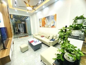 bán nhà hoàng mai 68m 4 tầng thang máy nội thất xịn sò gần ô tô 11.8 tỷ