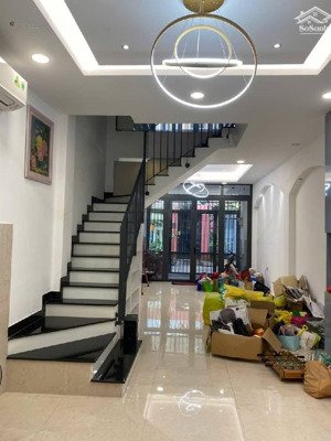 bán nhà 4 tầng hxh p.tân quy q7.dt:4x15.chỉ 10tỷ8