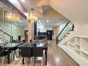 nhà ngọc lâm, trung tâm long biên - 5 tầng - gara ô tô.