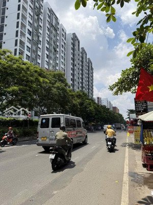 tân bình f4 56m 8ty7 ôtô vào nhà đường hoàng văn thụ gần sân bay