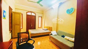 bán nhà phân lô góc 3 mặt thoáng - vỉa hè rộng - dòng tiền 300tr/năm - kinh doanh văn phòng