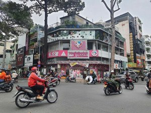 góc 2 mặt tiền trung tâm - sd 1.000m2 - hiện trạng bàn giao mới 100% số 47 nguyễn trãi, quận 1