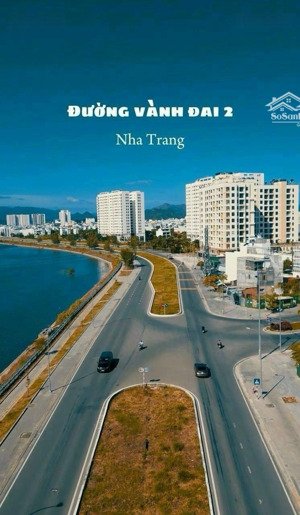 bán căn nhà 2 mặt tiền view sông mát mẻ lại kề bên dự án của sun giá rất tốt mua đầu tư